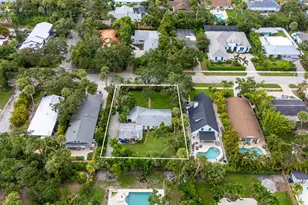 785 Dahlia Ln, Vero Beach, FL 32963 - Photo 1