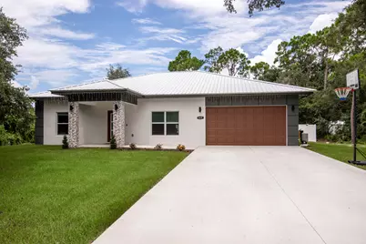11419 NE 3rd Circle, Okeechobee, FL 34972 - Photo 1