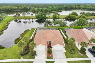 8136 SE Peppercorn Ct, Hobe Sound, FL 33455 - Photo 1