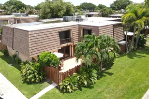 733 Springdale Cir, Palm Springs, FL 33461 - Photo 1