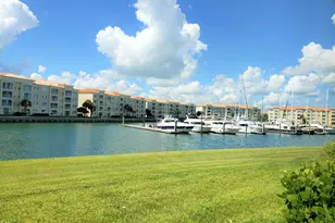 8 Harbour Isle Dr E, Fort Pierce, FL 34949 - Photo 1