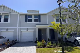 496 Salisbury Cir, Fort Pierce, FL 34982 - Photo 1