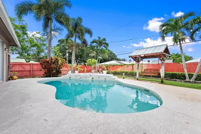 762 SE Elwood Avenue, Port Saint Lucie, FL 34983 - Photo 1