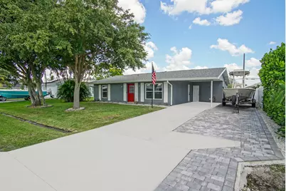 685 SE Chapman Avenue, Port Saint Lucie, FL 34984 - Photo 1