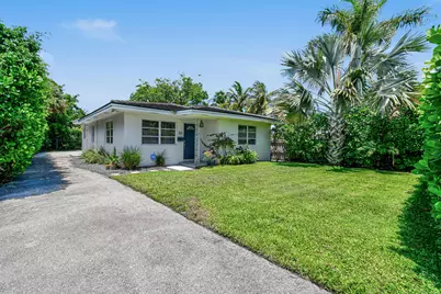 321 E Lakewood Road, West Palm Beach, FL 33405 - Photo 1