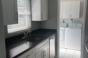 1618 NE 25th St, Wilton Manors, FL 33305 - Photo 1