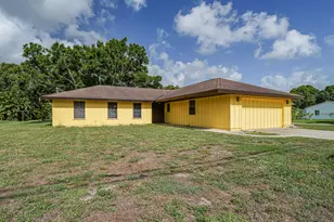 895 20th Ave, Vero Beach, FL 32960 - Photo 1