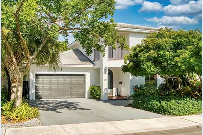 419 N Lakeside Drive, Lake Worth Beach, FL 33460 - Photo 1