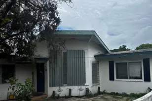 117 N Swinton Cir, Delray Beach, FL 33444 - Photo 1