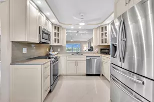 7286 Huntington Ln, Delray Beach, FL 33446 - Photo 1