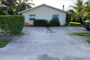 2212 SE 3rd St, Boynton Beach, FL 33435 - Photo 1