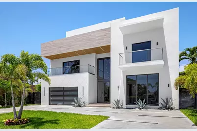 501 NE Spanish Court, Boca Raton, FL 33432 - Photo 1