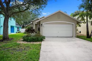 105 Pennock Landing Cir, Jupiter, FL 33458 - Photo 1