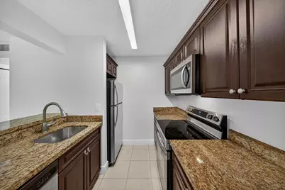 913 Meadows Circle, Boynton Beach, FL 33436 - Photo 1