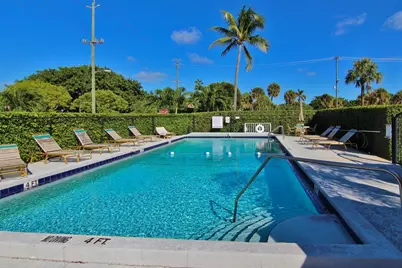 15 S Golfview Road #305, Lake Worth, FL 33460 - Photo 1