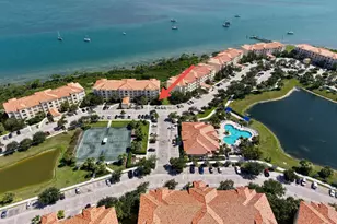 27 Harbour Isle Dr Unit, Fort Pierce, FL 34949 - Photo 1