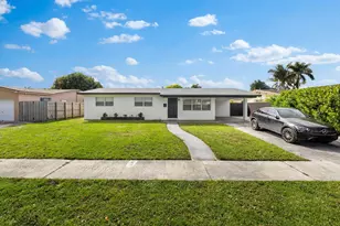 710 SW 70th Ave, Pembroke Pines, FL 33023 - Photo 1