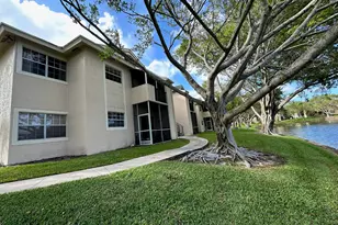 720 Cypress Ln, Deerfield Beach, FL 33064 - Photo 1