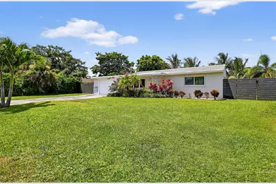 153 SE 30th Avenue, Boynton Beach, FL 33435 - Photo 1