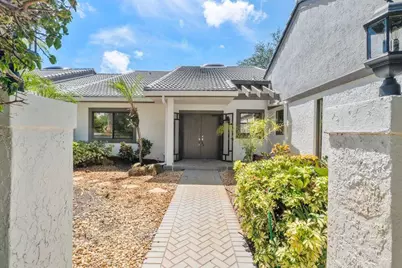 4 Clubhouse Lane, Boynton Beach, FL 33436 - Photo 1