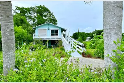 851 Riverside Drive, Moore Haven, FL 33471 - Photo 1