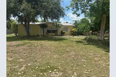 918 SE Dolphin Drive, Stuart, FL 34996 - Photo 1