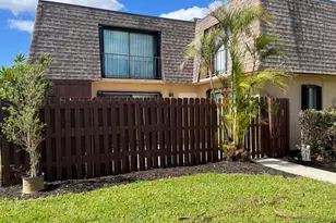 5203 Waterview Cir, Palm Springs, FL 33461 - Photo 1