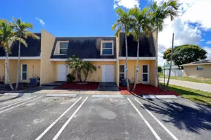 608 SW 1st St, Boynton Beach, FL 33435 - Photo 1