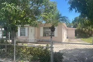 813 Truman Ave, Lake Worth, FL 33460 - Photo 1