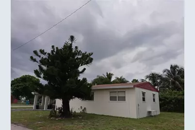 201 NE 14th Avenue, Boynton Beach, FL 33435 - Photo 1