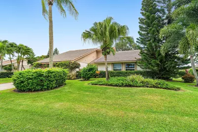 13692 Crosspointe Drive, Palm Beach Gardens, FL 33418 - Photo 1