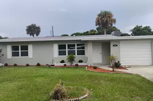 1021 Gatewood Ave, Fort Pierce, FL 34982 - Photo 1