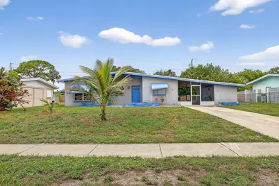 106 NE Entrada Avenue, Port Saint Lucie, FL 34952 - Photo 1