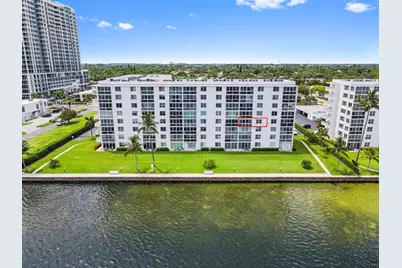 301 Lake Shore Drive #402, Lake Park, FL 33403 - Photo 1