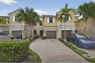 10348 Wellington Parc Dr, Wellington, FL 33449 - Photo 1