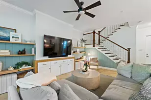 4033 Kingston Ln, Palm Beach Gardens, FL 33418 - Photo 1