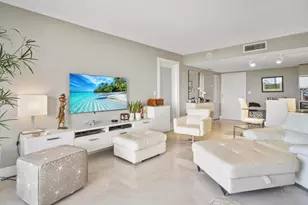 2000 Presidential Way Unit, West Palm Beach, FL 33401 - Photo 1
