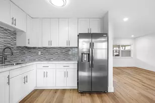 1955 NE 3rd St, Deerfield Beach, FL 33441 - Photo 1