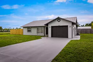 1627 SE Monroe St, Stuart, FL 34997 - Photo 1