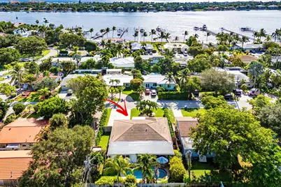 817 S Lake Drive, Lantana, FL 33462 - Photo 1