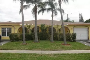 504 SE 13th Dr, Deerfield Beach, FL 33441 - Photo 1