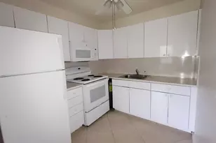 165 Canterbury G, West Palm Beach, FL 33417 - Photo 1