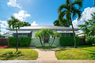727 S M St, Lake Worth, FL 33460 - Photo 1