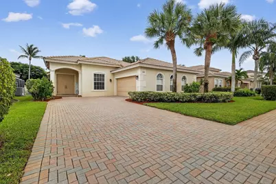 118 Bella Vista Way, Royal Palm Beach, FL 33411 - Photo 1