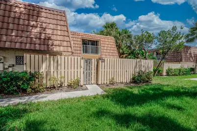 515 Green Springs Place, West Palm Beach, FL 33409 - Photo 1