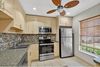 638 Marlboro Oval, Lake Worth, FL 33467 - Photo 1