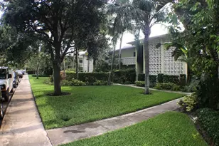 102 N Lakeside Dr, Lake Worth, FL 33460 - Photo 1