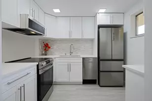 2811 S Garden Dr Unit, Palm Springs, FL 33461 - Photo 1