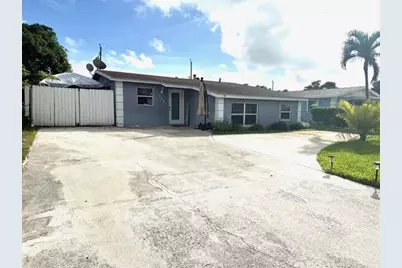 520 NW 13th Avenue, Boynton Beach, FL 33435 - Photo 1