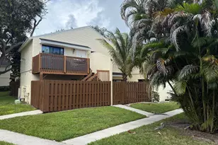 647 Executive Center Dr, West Palm Beach, FL 33401 - Photo 1